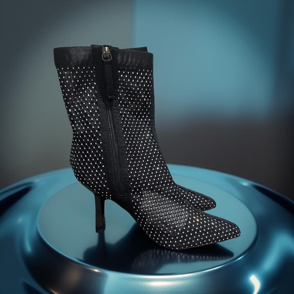 Shoes - Chic Black Studded Heeled Boots